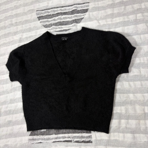 Theory Tops - Theory Black Short Sleeve V-Neck Crop Top